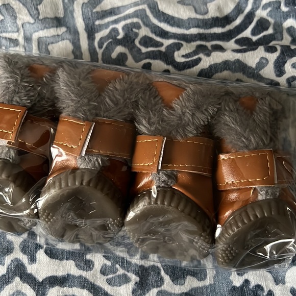 SOLD NWT DOG Winter Booties - Picture 4 of 5